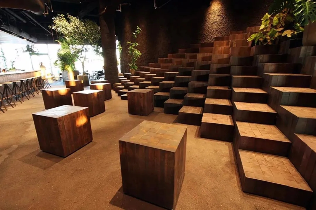 茶饮这个日本餐饮空间设计，带你来到热带丛林